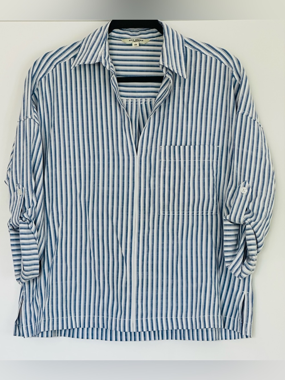 Max Studio Tab Sleeve V-Neck Shirt (Size XS)
